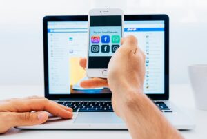 Lee más sobre el artículo Utiliza WhatsApp en tu empresa cumpliendo el RGPD y la LOPDGDD
